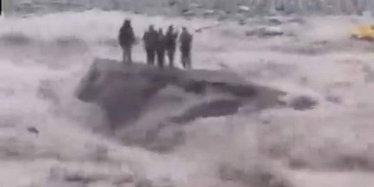 5 vëllezër pakistanez humbën jetën pasi priten për 3 orë ndihmën e cila nuk erdhi me kohë!