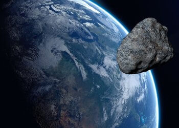 Asteroidi sa dy fusha futbolli kalon kah Toka sot!
