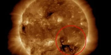 Një stuhi diellore pritet të godasë Tokën nesër