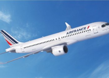Pilotët zihen me shpulla dhe grushte gjatë fluturimit!
