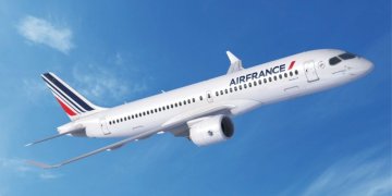 Pilotët zihen me shpulla dhe grushte gjatë fluturimit!