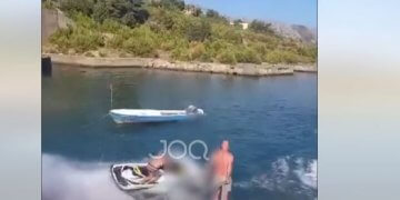 Përdorimi i “JetSki”, momenti kur qytetari gati mbyt një person tjetër në plazhin e Shëngjinit