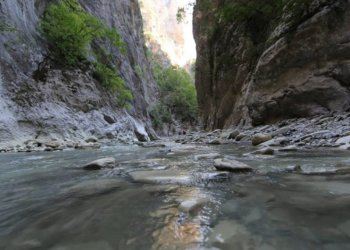 Shqipëri: shpëtohen 4 turistë gjerman të bllokuar nga reshjet e dendura!