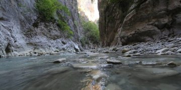 Shqipëri: shpëtohen 4 turistë gjerman të bllokuar nga reshjet e dendura!