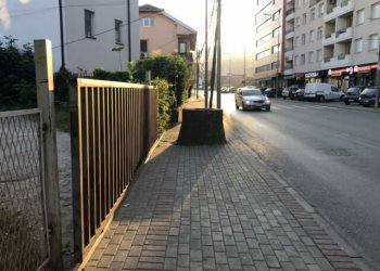 Bunar në mes të trotuarit në Prizren