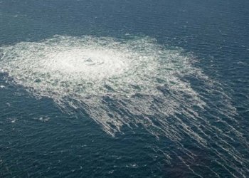 Pas shpërthimeve nënujore, shfaqet një njollë e madhe pranë gazsjellësit Nord Stream në Danimarkë – publikohen pamjet e rrjedhjes së gazit!