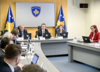 Qeveria prezanton pakon e re ekonomike: 50 euro për sektorin publik, 100 për studentët dhe pensionistët, subvencionim për kursimin e energjisë
