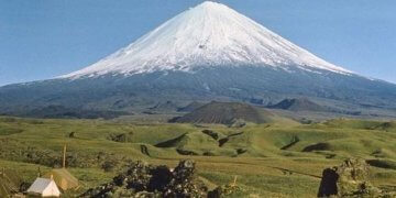 Gjashtë persona vdiqën duke u ngjitur në malin më të lartë në Siberi!