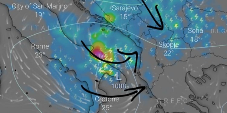 Cikloni dhe fronti i ftohtë të premtën në Shqipëri dhe Kosovë!