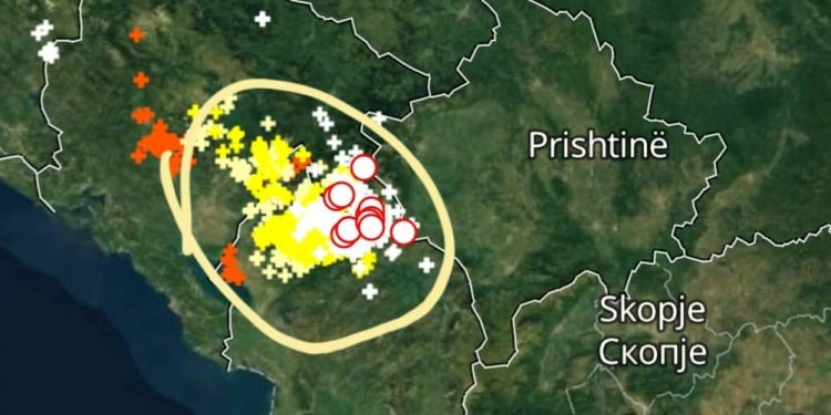 Veriu i Shqipërisë dhe pjesë të Kosovës ndriçohen nga vetëtimat intensive!