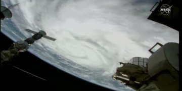 Pamjet e uraganit “Ian” nga Stacioni Hapësinor Ndërkombëtar