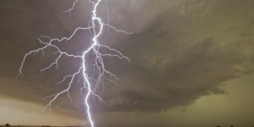 Çfarë ishte krisma e fuqishme që zgjoi sot Prishtinën?