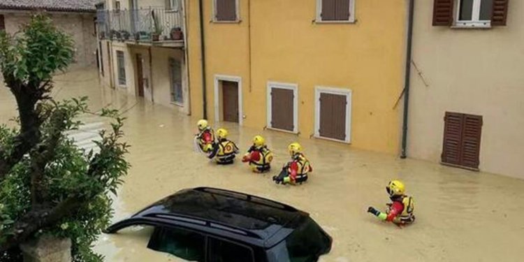 “Bomba e ujit” në Itali, 11 viktima deri tani, mes të humburve edhe fëmijë!