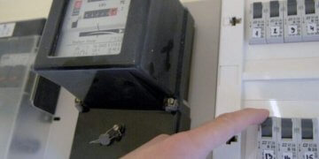 Qeveria jep detaje, kështu do të bëhet subvencionimi i qytetarëve që kursejnë energjinë elektrike!