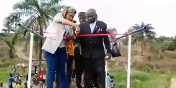 Në Kongo, ura shembet gjatë përurimit, bien disa persona