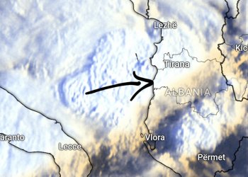 Formacion impresiv i zhvillimeve në detin e hapur nga Italia në Shqipëri