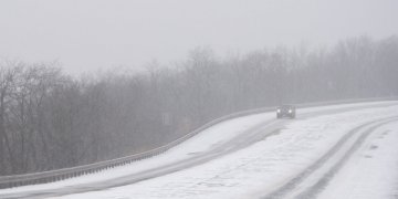 Borë në bjeshkën e Sllovenisë, temperaturat bien deri në -4 gradë, bora fillon edhe në Kroaci!