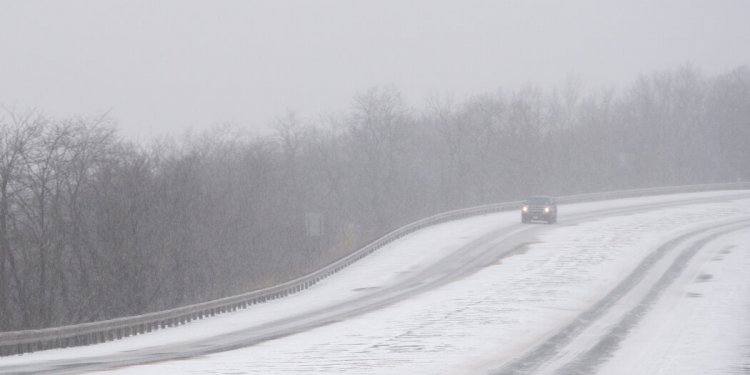 Borë në bjeshkën e Sllovenisë, temperaturat bien deri në -4 gradë, bora fillon edhe në Kroaci!