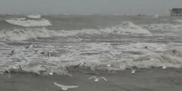 Anulohen lundrimet nga Durrësi, shkak moti i ashpër!