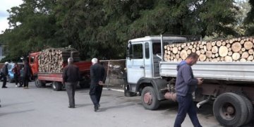 Drutë dyfish më shtrenjtë sesa një vit më parë, qytetarët: Nuk kemi qare pa i ble!