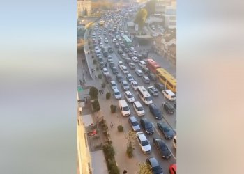 Kaos i madh në Prishtinë si pasojë e testimit të rrugëve njëkahëshe, shikoni pamjet
