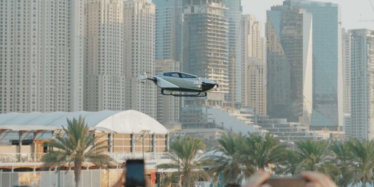 Fantashkenca bëhet realitet në Dubai, makinat tashmë fluturojnë!