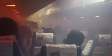 Frikë dhe panik në aeroplan për 25 minuta!