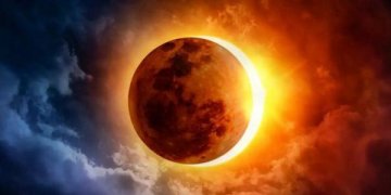 Mos e shikoni me sy të lirë, Hëna sot në mesditë mbulon Diellin për disa minuta