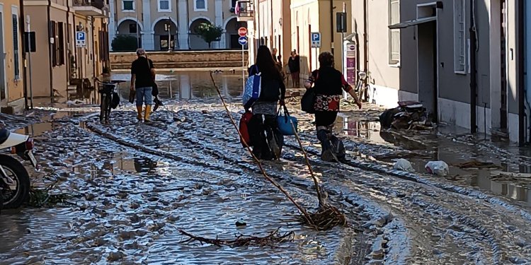Skena apokaliptike nga ishulli italian, dhjetëra të zhdukur nga përmbytjet!