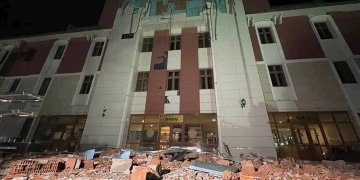 Pamje/ Tërmet i fortë godet Turqinë, dhjetëra të plagosur, lëkundje në Stamboll dhe Ankara