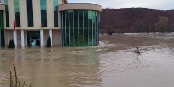 IHMK-ja paralajmëron vështirësim të situatës me vërshimet!