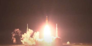 Moment historik: Njerëzimi nis sërish udhëtimin drejt Hënës, NASA lëshon me sukses raketën në Hapësirë