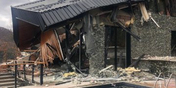 Pamje nga rrënimi i vilës luksoze në Batllavë