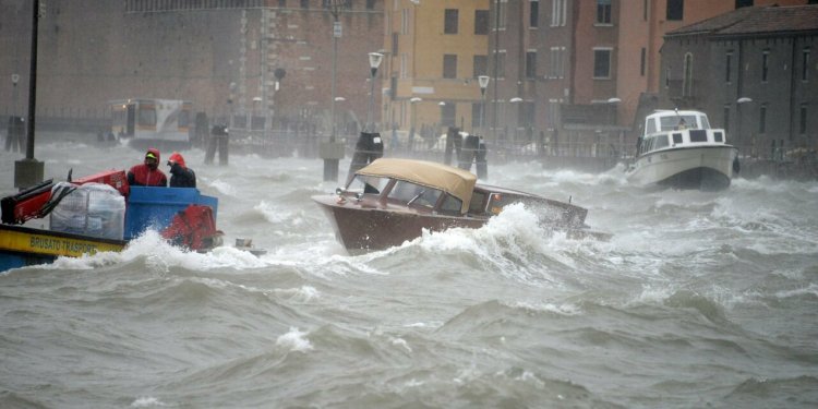 Mot shumë i trazuar përfshin Italinë, “Moisiu” mban Venecian “të thatë”, alarm i kuq në dy rajone