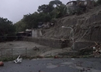 (VIDEO) Nuk kanë të ndalur stuhitë destruktive në Itali, 5 të zhdukur, mes tyre një i porsalindur
