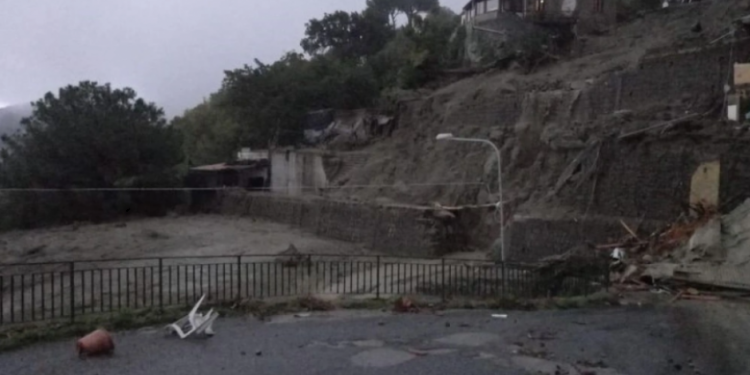 (VIDEO) Nuk kanë të ndalur stuhitë destruktive në Itali, 5 të zhdukur, mes tyre një i porsalindur