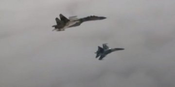 Përplasen në ajër dy avionë të Luftës së Dytë Botërore, publikohen pamjet