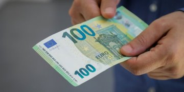 100 euro për studentët, Qeveria vjen me një njoftim