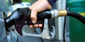 Rënie e madhe e çmimit të naftës në tregun botëror!