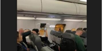 Kaos në aeroplanin Zuerich – Prishtinë, tymi futet brenda, pasagjerët hapin dyert!