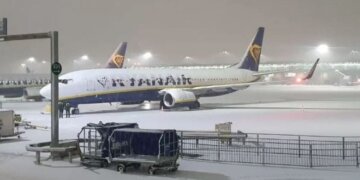 Ky shtet anulon gati të gjitha fluturimet për shkak të borës