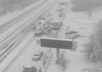 Aksidenti i tmerrshëm mes 50 automjeteve në Amerikë, të paktën 4 të vdekur