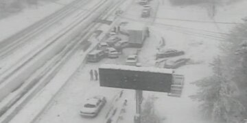 Aksidenti i tmerrshëm mes 50 automjeteve në Amerikë, të paktën 4 të vdekur