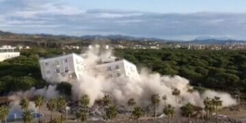 70 kg eksploziv, momenti kur shembet hoteli i njohur në Shqipëri