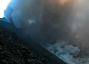 Bien sirenat e alarmit në Itali, cunami në bregdet
