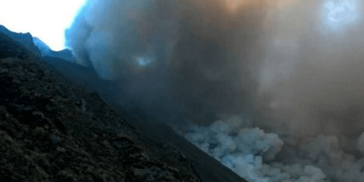 Bien sirenat e alarmit në Itali, cunami në bregdet
