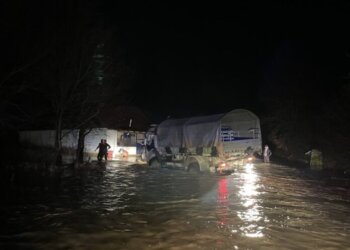 Gjatë gjithë natës pati operacione shpëtimi, pamjet e FSK-së nga përmbytjet në Kosovë