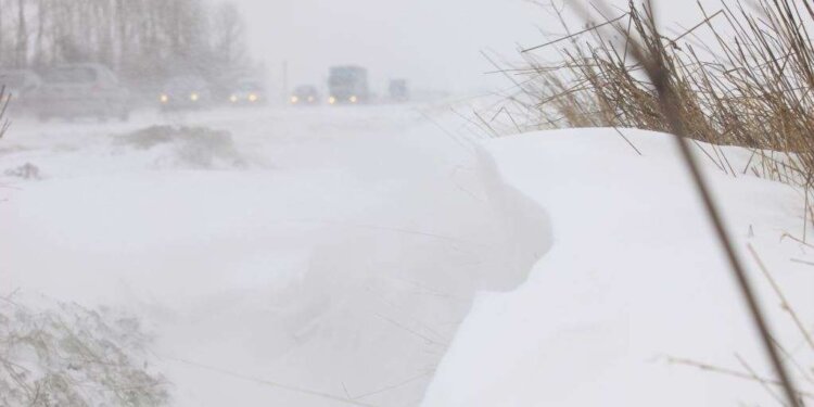 Bora e madhe mbyll kufirin Kosovë-Mali i Zi