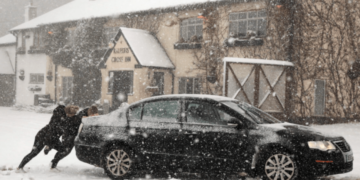 Aksidente, vonesa në transport dhe mungesë energjie, Evropa ‘paralizohet’ nga dëbora