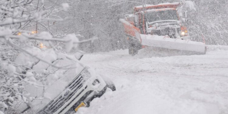 Aktori i njohur në gjendje kritike, plagoset duke pastruar borën